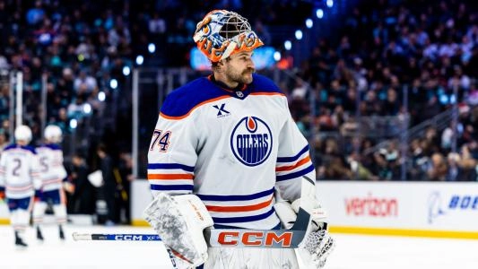 New Pittsburgh Penguins goalie Stuart Skinner playing in a game with the Edmonton Oilers.