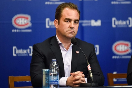 Geoff Molson se vide le coeur sur quelque chose qui lui fait mal au Centre Bell avec le Canadien