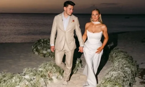 Nick Suzuki et sa femme annoncent une merveilleuse nouvelle avec une magnifique photo