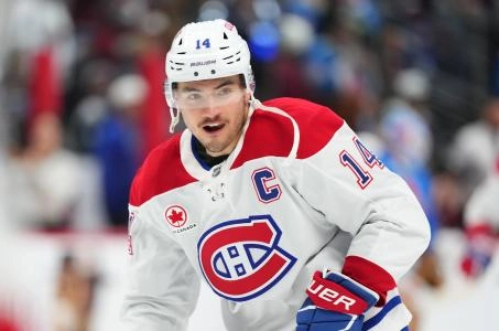 29 novembre 2025 ; Denver, Colorado, &Eacute;tats-Unis ; Nick Suzuki (14), centre des Canadiens de Montr&eacute;al, avant le match contre l'Avalanche du Colorado &agrave; la Ball Arena.