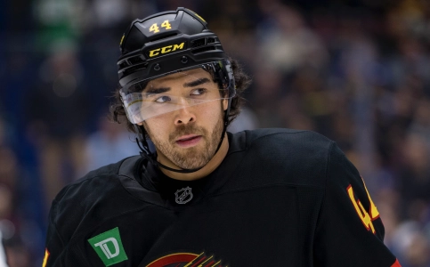 Canucks' Kiefer Sherwood