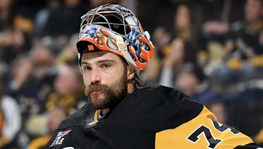 Stuart Skinner with the Penguins