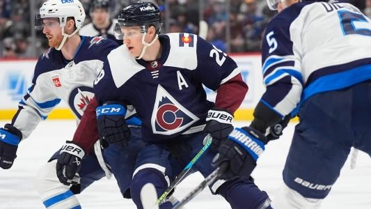 The Winnipeg Jets and Colorado Avalanche play each other in a game