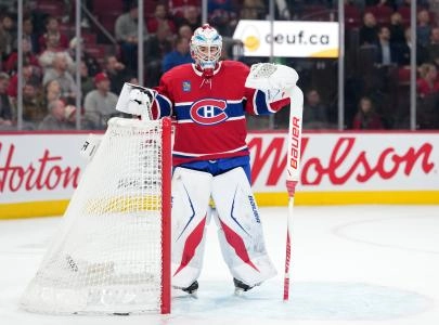 16 d&eacute;cembre 2025; Montr&eacute;al, Qu&eacute;bec, Canada; Le gardien des Canadiens de Montr&eacute;al, Jacob Fowler (32), r&eacute;agit apr&egrave;s avoir encaiss&eacute; le troisi&egrave;me but des Flyers de Philadelphie en deuxi&egrave;me p&eacute;riode au Centre Bell.