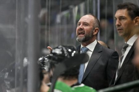 Sep 26, 2022; Dallas, Texas, USA; Dallas Stars head coach Peter DeBoer yells to his team during the third period of the game between the Dallas Stars and the St. Louis Blues at the American Airlines Center.