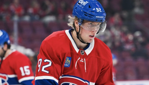 16 octobre 2025 ; Montr&eacute;al, Qu&eacute;bec, CAN ; L'ailier droit des Canadiens de Montr&eacute;al, Patrik Laine (92), observe pendant l'&eacute;chauffement avant le match contre les Predators de Nashville au Centre Bell.