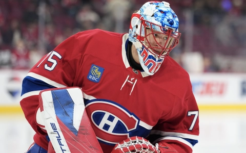 14 d&eacute;cembre 2025 ; Montr&eacute;al, Qu&eacute;bec, CAN ; Le gardien de but des Canadiens de Montr&eacute;al, Jakub Dobes (75), patine pendant l'&eacute;chauffement avant le match contre les Oilers d'Edmonton au Centre Bell.
