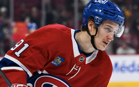 13 novembre 2025 ; Montr&eacute;al, Qu&eacute;bec, CAN ; Oliver Kapanen (91), centre des Canadiens de Montr&eacute;al, observe l'&eacute;chauffement avant le match contre les Stars de Dallas au Centre Bell.