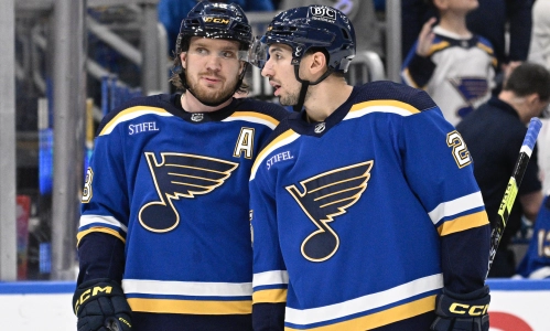 23 d&eacute;cembre 2025 ; Boston, Massachusetts, &Eacute;tats-Unis ; le d&eacute;fenseur des Bruins de Boston Nikita Zadorov (91) s'appr&ecirc;te &agrave; se battre avec le d&eacute;fenseur des Canadiens de Montr&eacute;al Arber Xhekaj (72) pendant la premi&egrave;re p&eacute;riode au TD Garden.