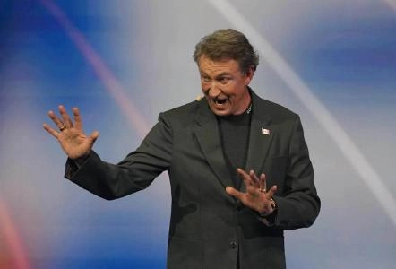 Soccer Football - FIFA World Cup 2026 - FIFA World Cup 2026 Draw - John F. Kennedy Center for the Performing Arts, Washington, D.C., U.S. - December 5, 2025 Draw Assistant Wayne Gretzky during the draw Pool