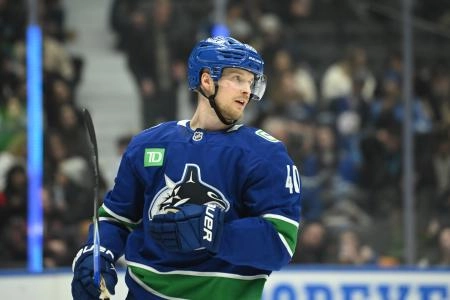 Feb 25, 2026; Vancouver, British Columbia, CAN; Vancouver Canucks center Elias Pettersson (40) awaits the start of play during the third period against the Winnipeg Jets at Rogers Arena.