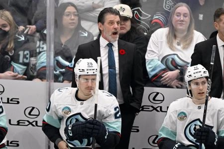 Kraken coach Lane Lambert gets very real with his team following a costly loss