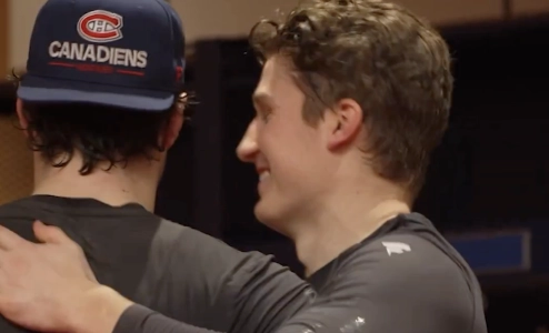 Juraj Slafkovsky et Oliver Kapanen