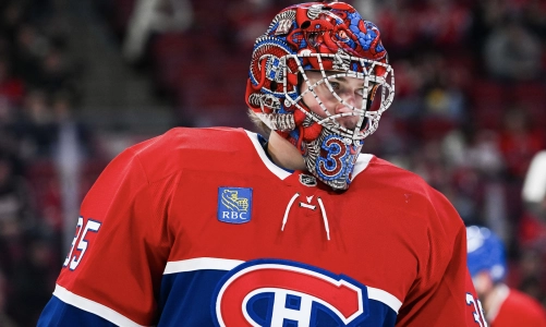 26 f&eacute;vrier 2026 ; Montr&eacute;al, Qu&eacute;bec, CAN ; Le gardien des Canadiens de Montr&eacute;al Samuel Montembeault (35) observe pendant l'&eacute;chauffement avant le match contre les Islanders de New York au Centre Bell.