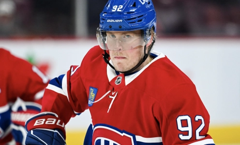 8 f&eacute;vrier 2025 ; Montr&eacute;al, Qu&eacute;bec, Canada ; L'ailier droit des Canadiens de Montr&eacute;al, Patrik Laine (92), observe l'&eacute;chauffement avant le match contre les Devils du New Jersey au Centre Bell.