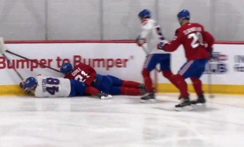 Une collision entre Lane Hutson et Kaiden Guhle &agrave; l'entra&icirc;nement