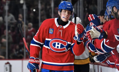 5 d�cembre 2024 ; Montr�al, Qu�bec, Canada ; L'ailier droit des Canadiens de Montr�al, Patrik Laine (92), c�l�bre son but contre les Predators de Nashville avec ses co�quipiers sur le banc des rempla�ants au cours de la troisi�me p�riode au Centre Bell.