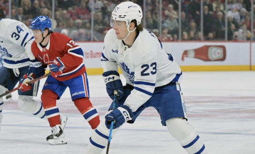 10 mars 2026 ; Montr�al, Qu�bec, Canada ; L'attaquant des Maple Leafs de Toronto, Matthew Knies (23), s'empare du palet face aux Canadiens de Montr�al lors de la premi�re p�riode au Centre Bell.