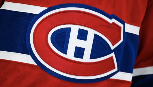26 f�vrier 2026 ; Montr�al, Qu�bec, Canada ; Vue du logo des Canadiens de Montr�al sur le maillot port� par un joueur de l'�quipe au cours de la deuxi�me p�riode au Centre Bell.