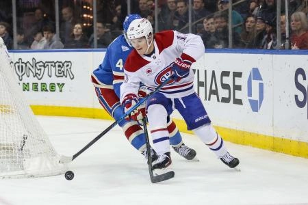 13 d�cembre 2025 ; New York, �tat de New York, �tats-Unis ; Cole Caufield (13), ailier droit des Canadiens de Montr�al, contr�le la rondelle en troisi�me p�riode contre les Rangers de New York au Madison Square Garden.