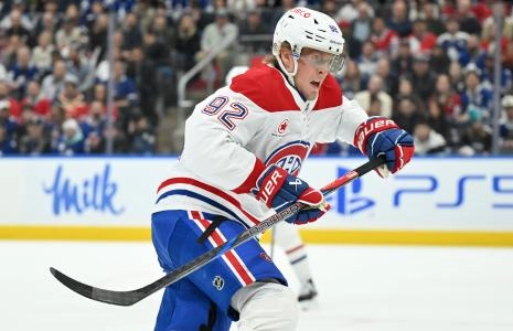 12 avril 2025; Toronto, Ontario, Canada; l'attaquant des Canadiens de Montr�al, Patrik Laine (92), poursuit le jeu face aux Maple Leafs de Toronto en deuxi�me p�riode � la Scotiabank Arena.