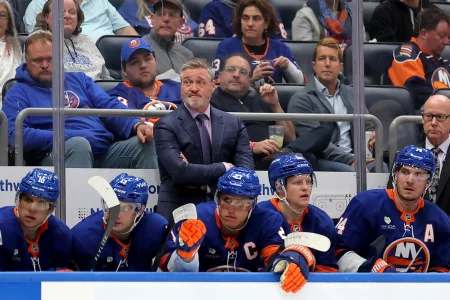 Mathew Barzal fires back at report kinking Patrick Roy to Islanders tension