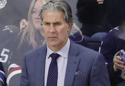 Avalanche confirm Jared Bednar injury after scary bench incident