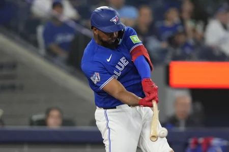 Blue Jays unveil lineup shakeup for Brewers game