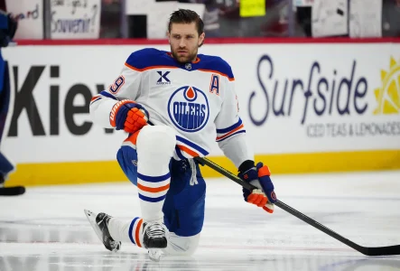 Leon Draisaitl’s return timeline shifts as Kris Knoblauch adjusts Oilers playoff approach