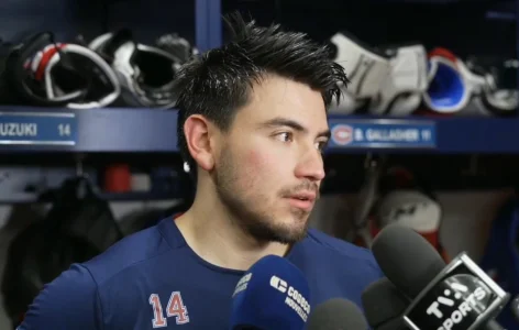 Grande nouvelle annoncée pour Nick Suzuki juste à temps pour les séries