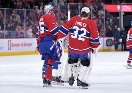 Un signe clair à l’entraînement : Jakub Dobes en voie de garder le filet en séries