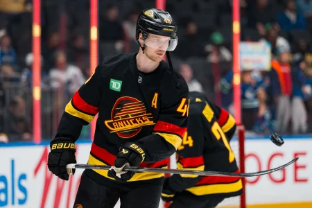 Elias Pettersson makes his stance clear after major Canucks shakeup involving Patrik Allvin