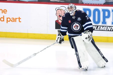 The Winnipeg Jets may be heading toward a Connor Hellebuyck breakup
