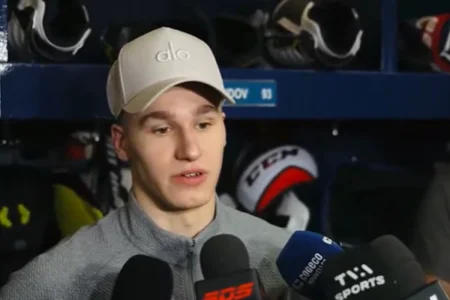 Demidov échappe un juron en plein point de presse et enflamme le Québec