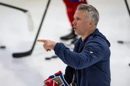 Martin St-Louis surprend avec une décision de dernière minute avant le match à Tampa Bay
