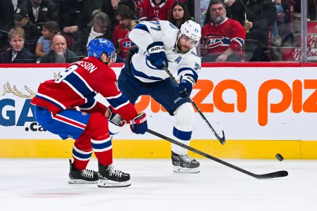 Coup de théâtre concernant Victor Hedman : ça aura un gros impact dans la série contre le Canadien