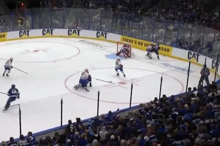 Déjà une blessure douloureuse pendant le match du Canadien contre le Lightning
