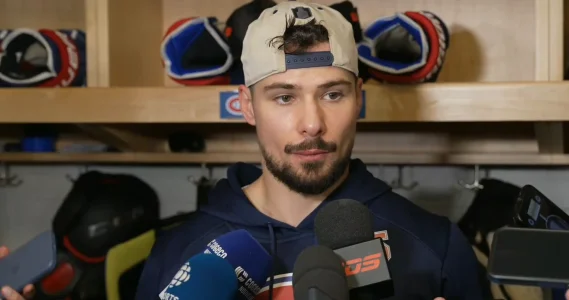 Alexandre Carrier révèle ce qui s’est dit dans le vestiaire entre la 2e et la 3e période