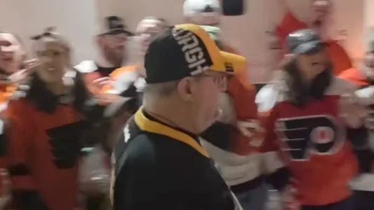 5 Ejected: Flyers vs Penguins turns ugly as fan brawl erupts in the stands