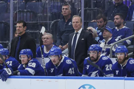 Coup dur pour Jon Cooper et le Lightning à l'aube du deuxième match contre le Canadien