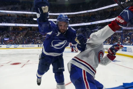 Le Lightning sonné après la démonstration de Slafkovsky et du CH