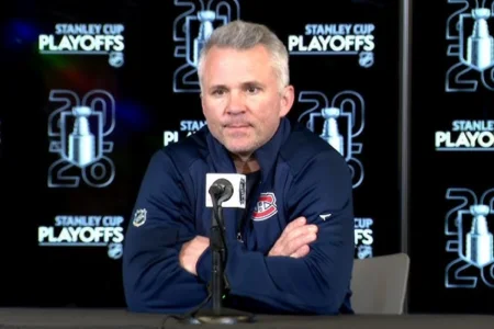 Kirby Dach critiqué : Martin St-Louis sort du silence après la polémique