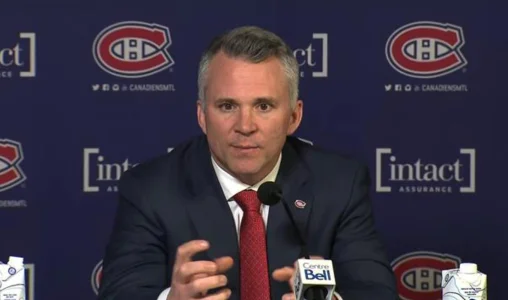 Après la défaite, Martin St-Louis pose un geste très inhabituel