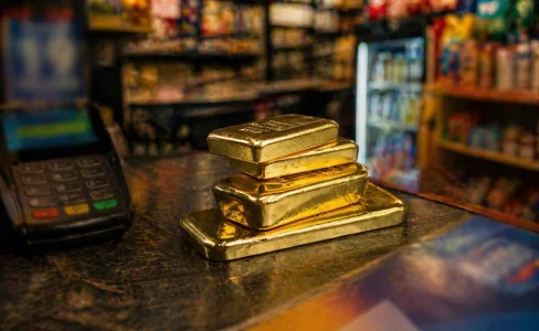 Elle gagne 150 000 $... et a failli jeter le billet