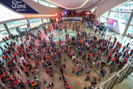 A Rogers Place fight among fans just revealed the Oilers’ bigger playoff problem