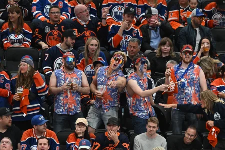 Connor McDavid’s Oilers looked rattled after bizarre rotisserie chicken moment