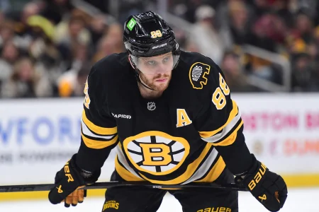 David Pastrnak publicly calls out his Bruins teammates prior to Game 4