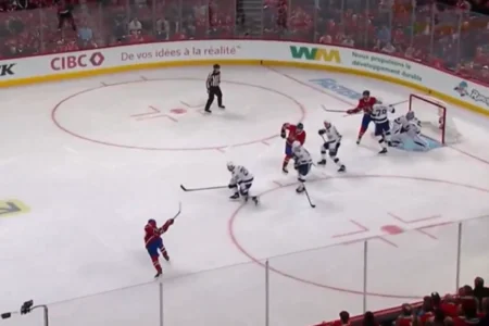 Ce que Kirby Dach a fait juste avant le but de Lane Hutson est fascinant