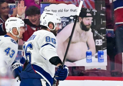 Un gros avertissement sur Nikita Kucherov fait surface par Jon Cooper aux fans du Canadien au Centre Bell
