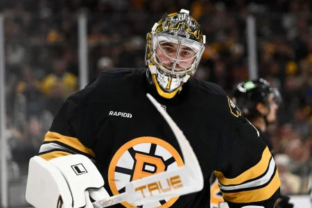 Jeremy Swayman Snaps At Bruins Bench During Blowout Loss
